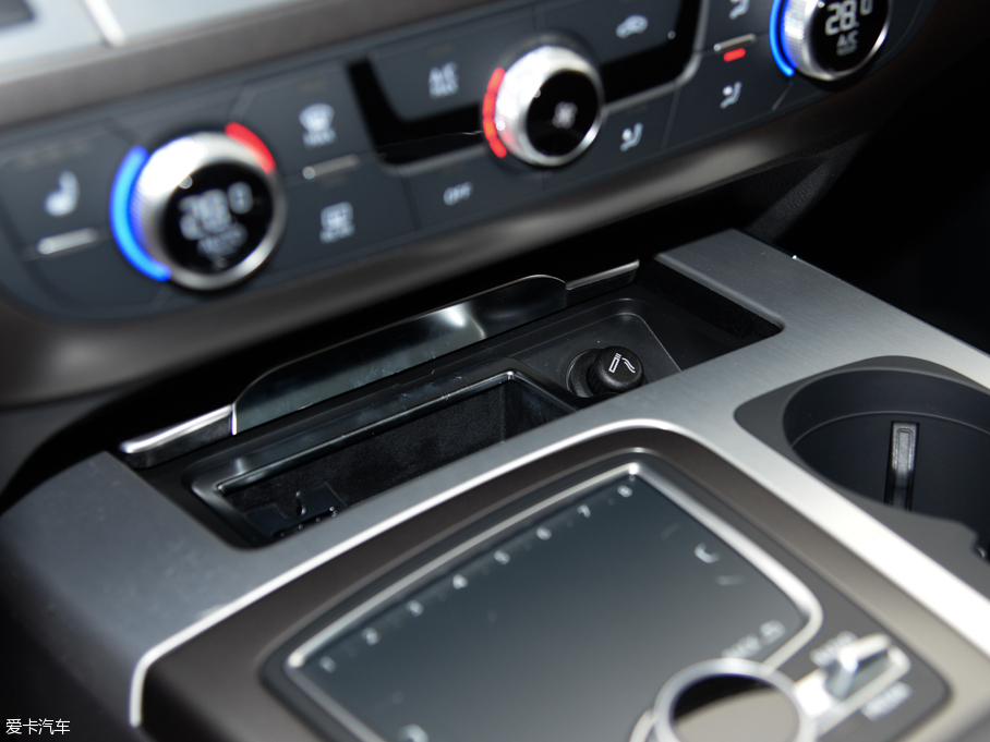 2016WQ7 40 TFSI S line\