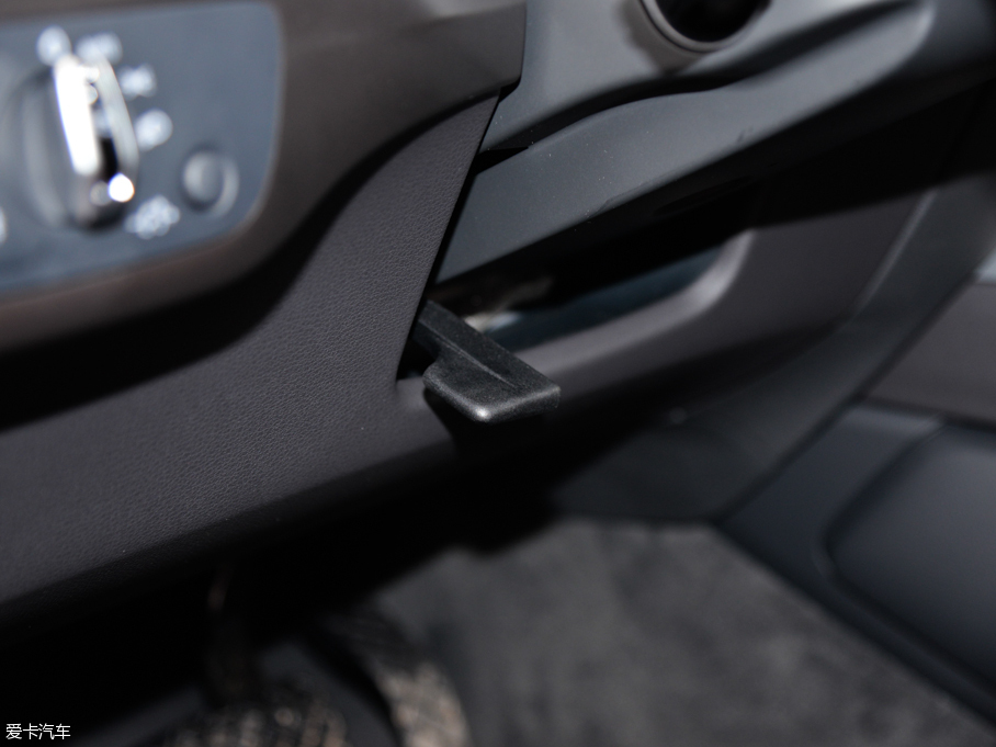 2016WQ7 40 TFSI S line\