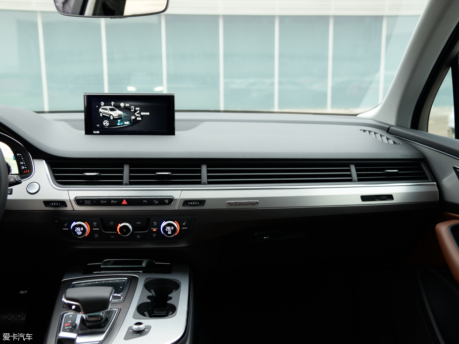 2016WQ7 40 TFSI S line\