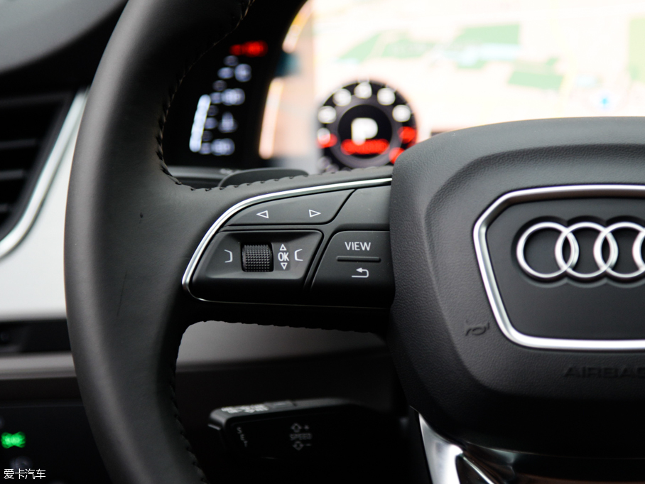 2016WQ7 40 TFSI S line\