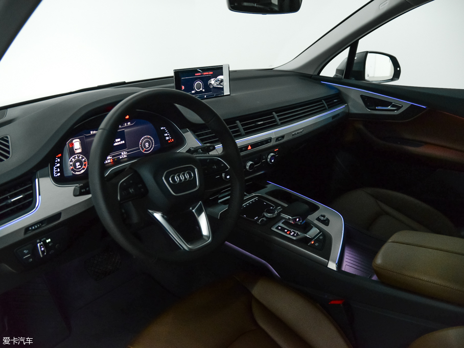 2016WQ7 40 TFSI S line\