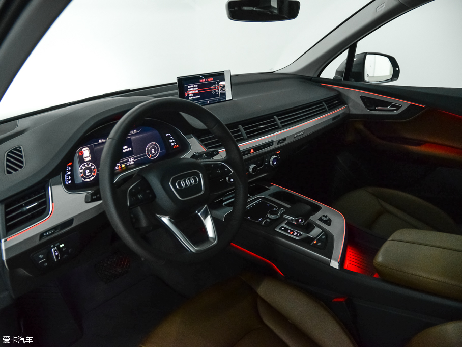 2016WQ7 40 TFSI S line\