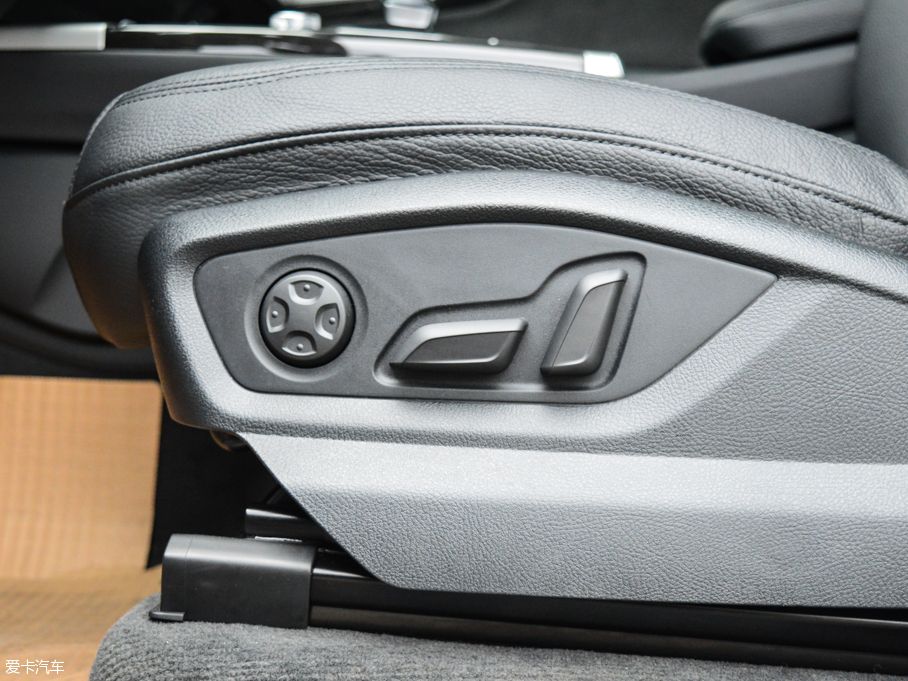 2016WQ7 45 TFSI S line\