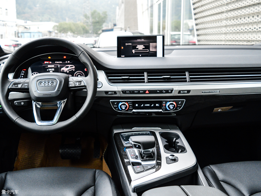 2016WQ7 45 TFSI S line\