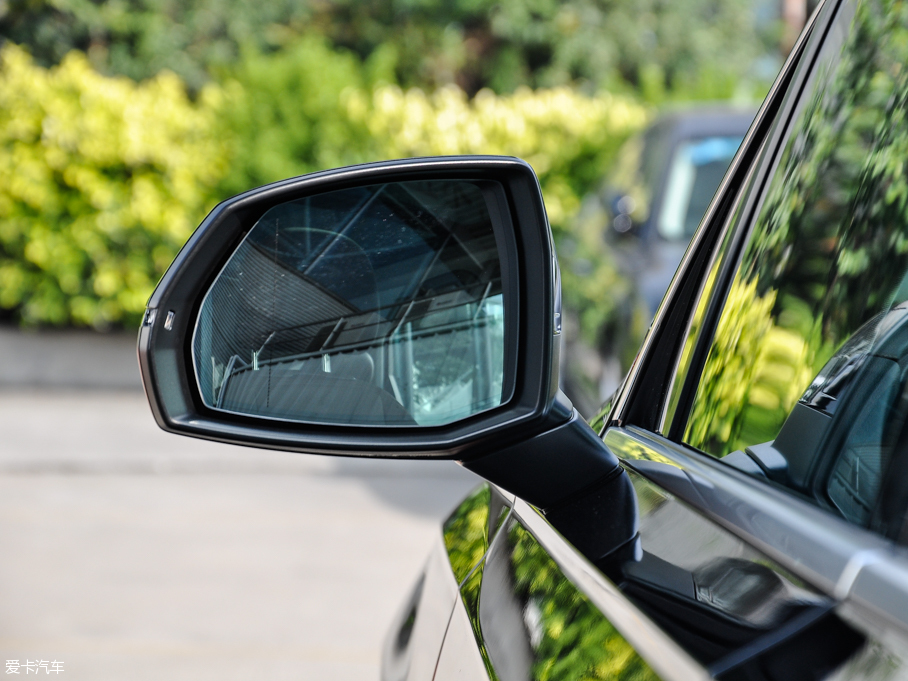 2016?yun)WQ7 40 TFSI m