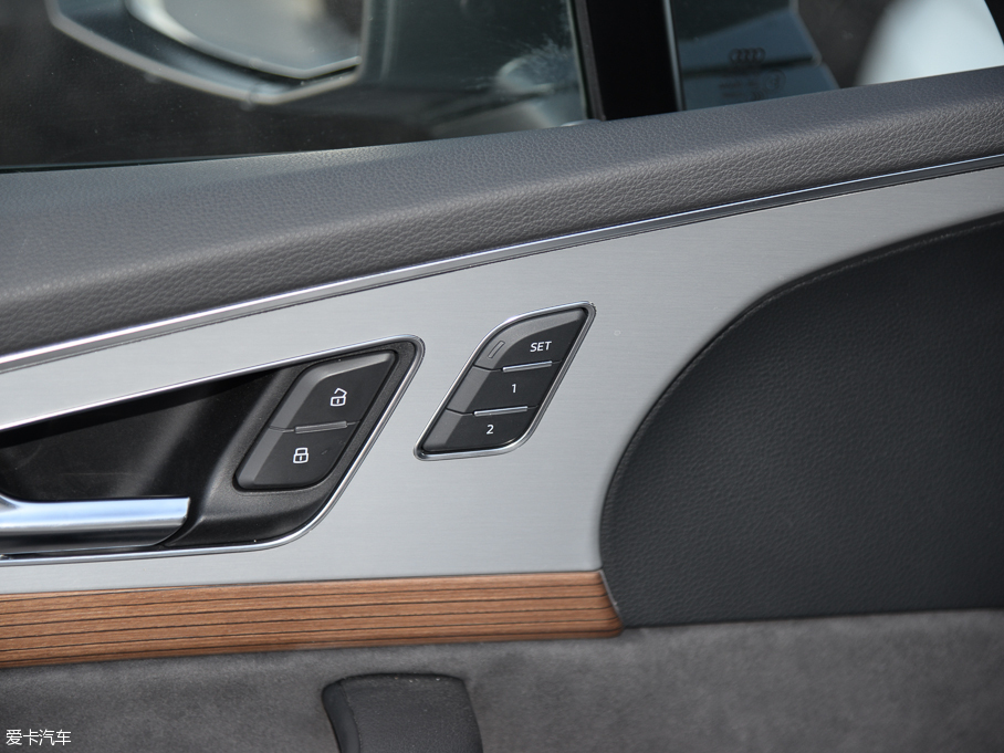 2016WQ7 45 TFSI S line\