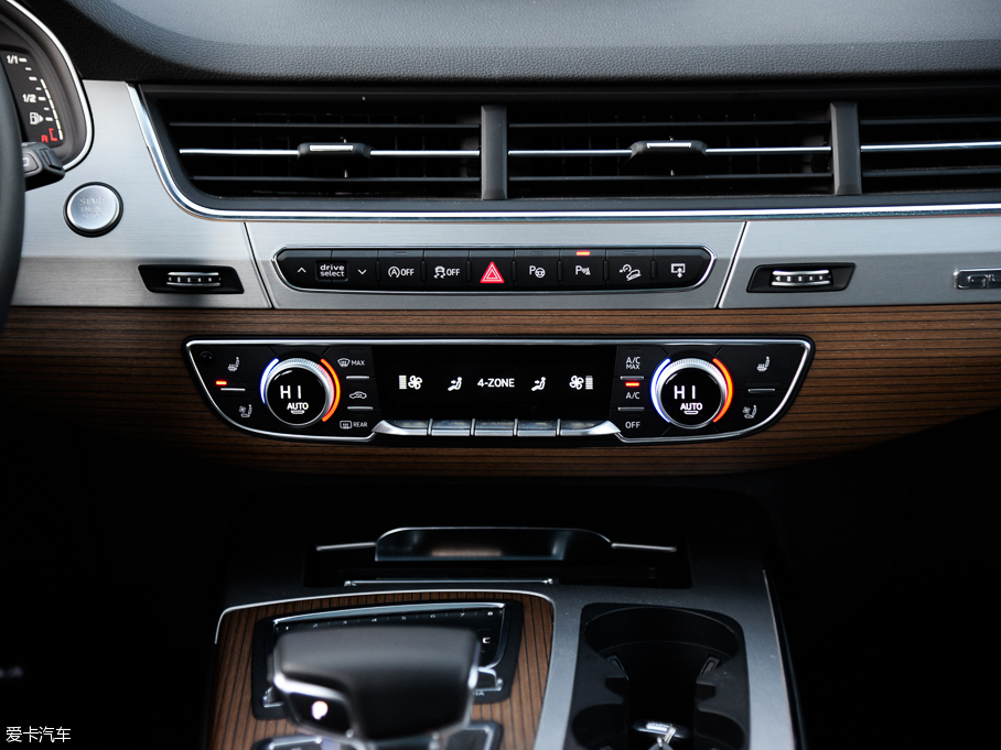 2016WQ7 45 TFSI S line\