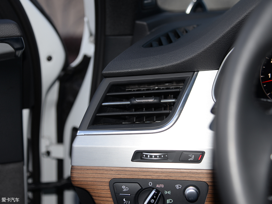 2016WQ7 45 TFSI S line\