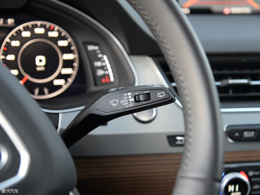 2016WQ7 45 TFSI S line\