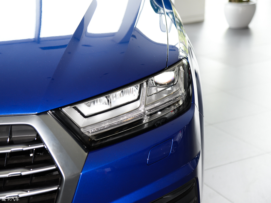 2016WQ7 40 TFSI S line\