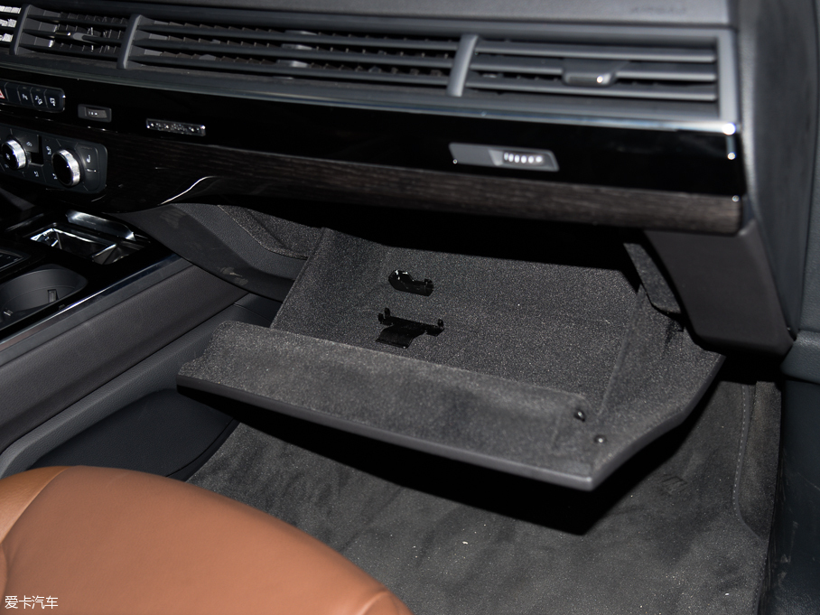 2016WQ7 40 TFSI S line\