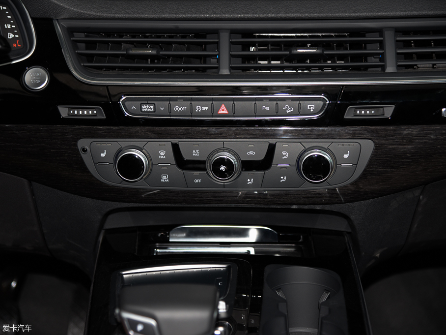 2016WQ7 40 TFSI S line\