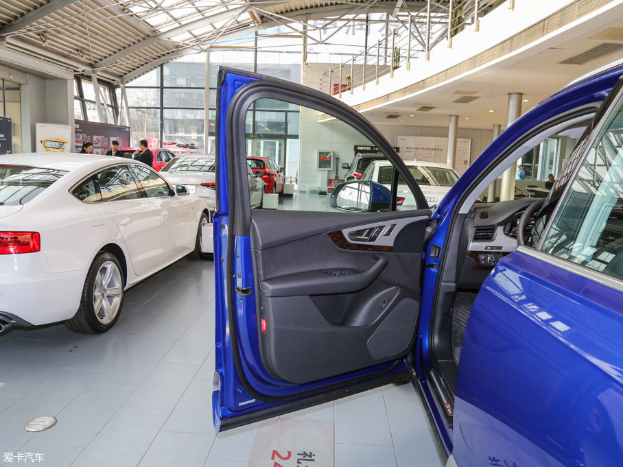 2016WQ7 45 TFSI S line\