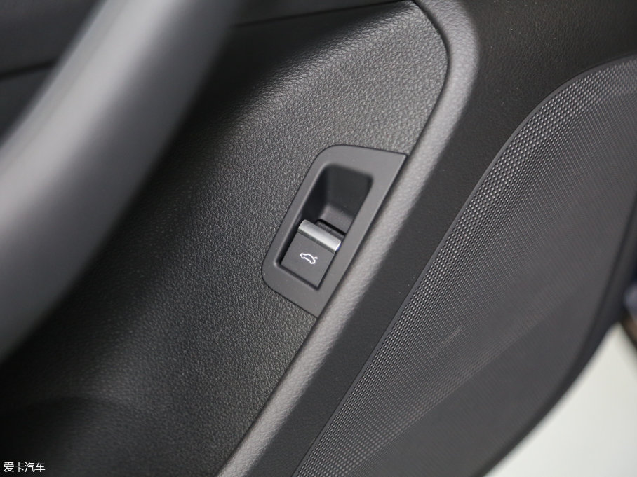 2016WQ7 45 TFSI S line\