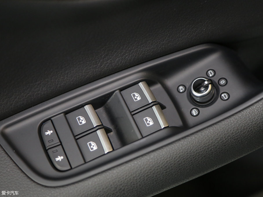 2016WQ7 45 TFSI S line\