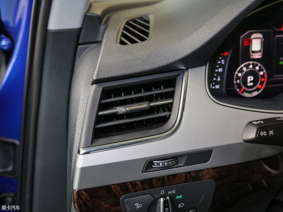 2016WQ7 45 TFSI S line\