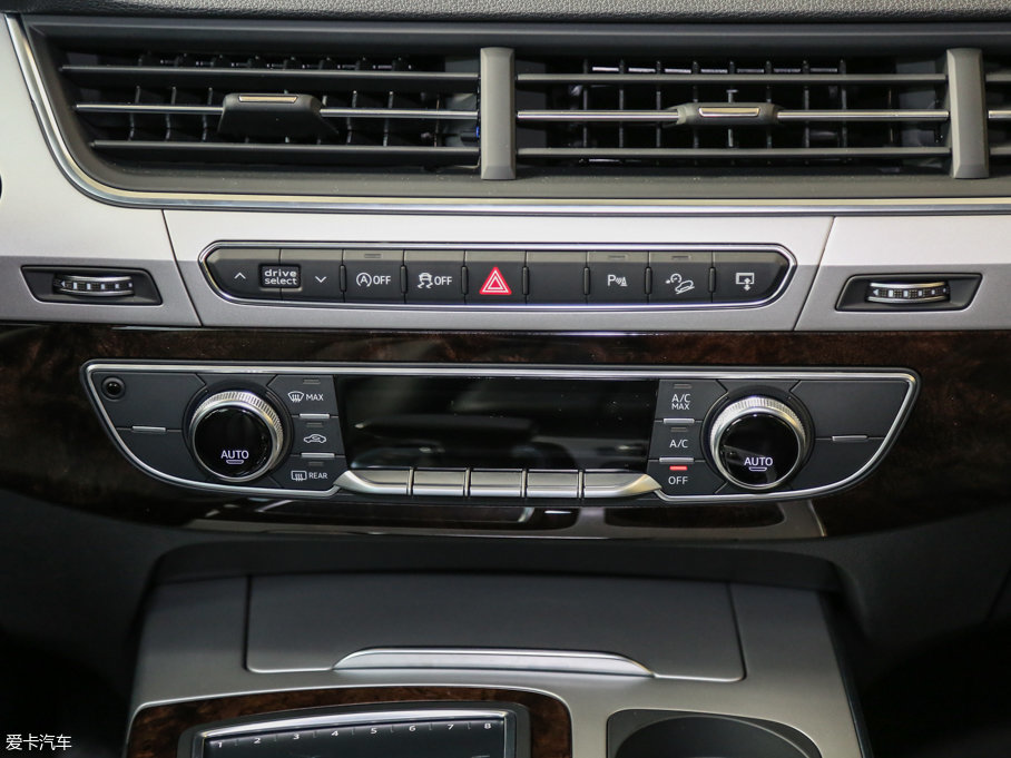 2016WQ7 45 TFSI S line\