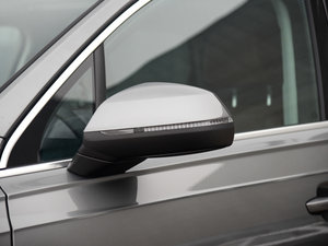 201640 TFSI S line\(yn)(dng) (x)(ji)^