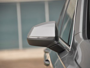 201640 TFSI S line\(yn)(dng) (x)(ji)^