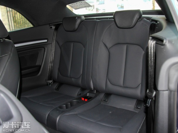 奧迪(進(jìn)口)2015款?yuàn)W迪A3敞篷