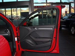 201545 TFSI S Line \ g