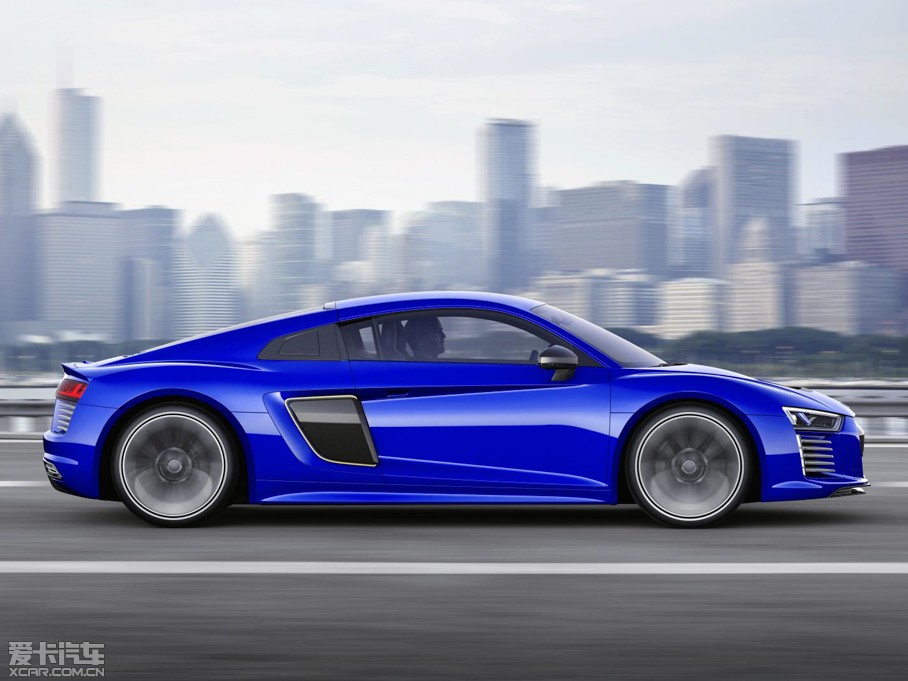 2015WR8 e-tron piloted driving