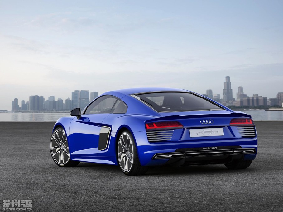 2015WR8 e-tron piloted driving