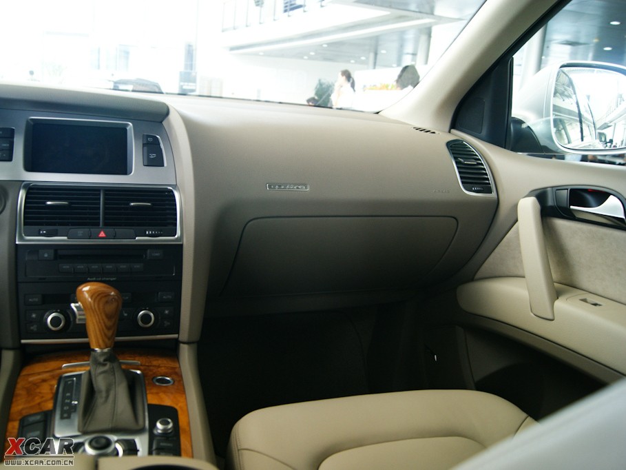 2009��W��Q7 4.2L quattro���m��