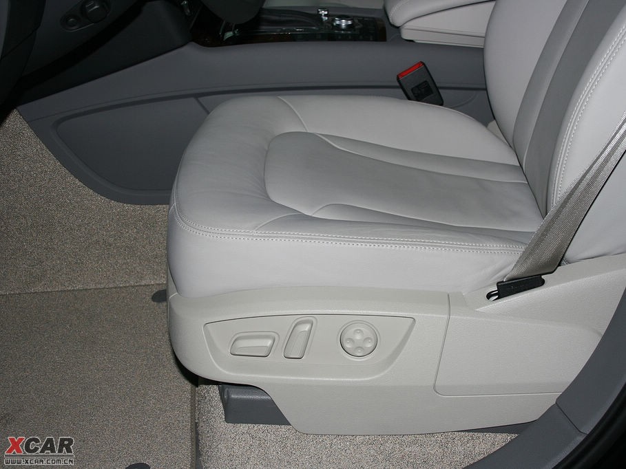 2009��W��Q7 4.2L quattro���A��