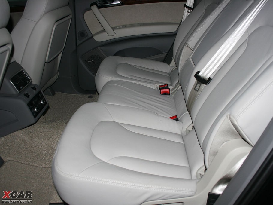 2009��?yu��n)W��Q7 4.2L quattro���A��