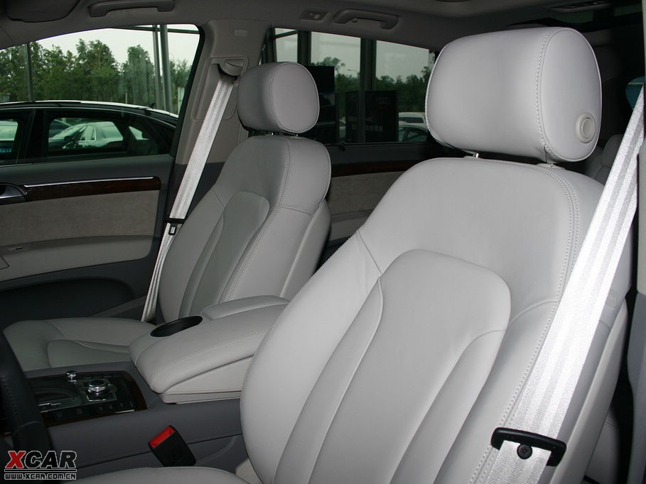 2009��W��Q7 4.2L quattro���A��