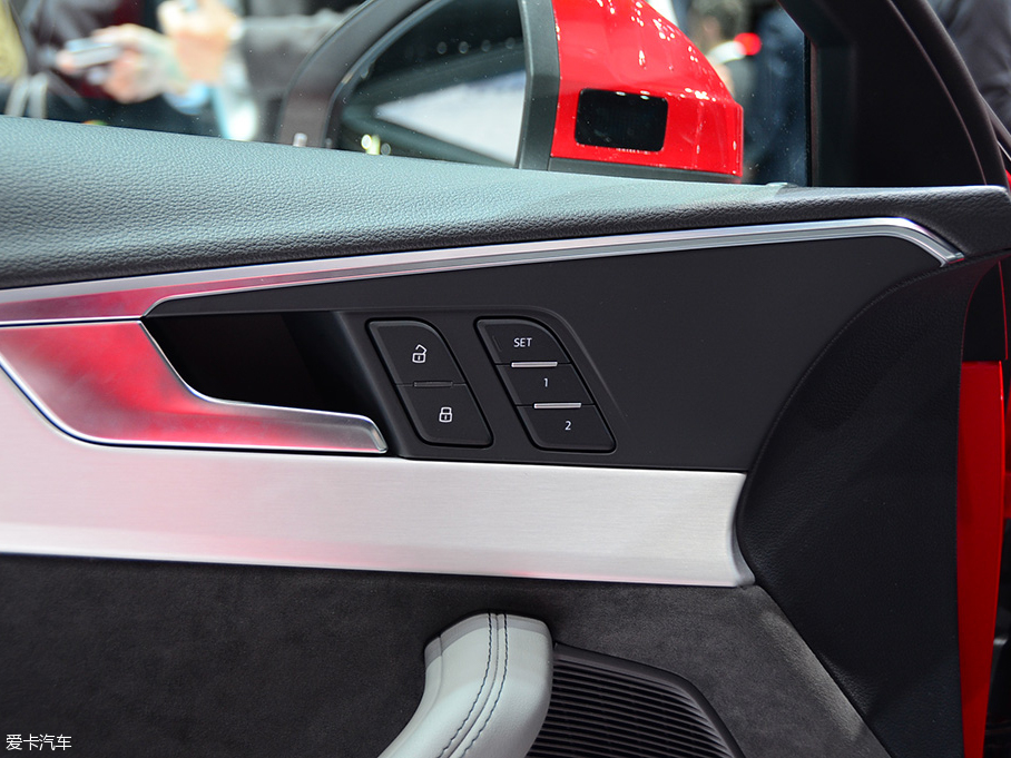 2016��?yu��n)W��A4 Avant 2.0T quattro