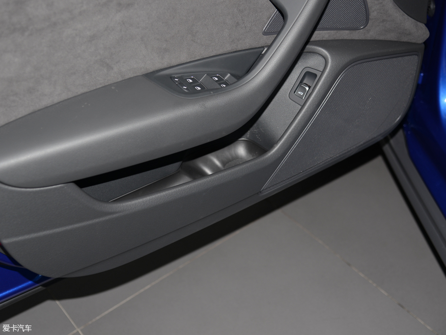 2015��W��A6 ���а� quattro