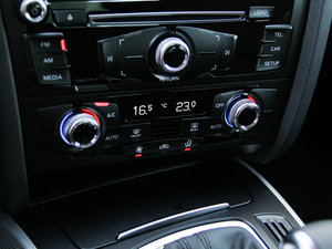 201645 TFSI quattro {{