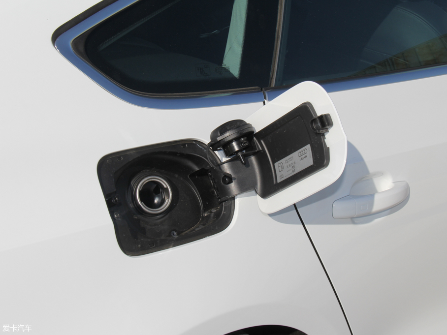 2016?yun)WA5 45 TFSI quattro