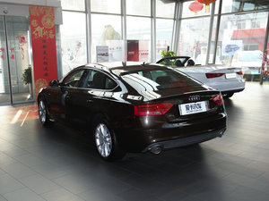2016款改款 45 TFSI quattro 左后45度