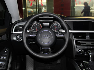 2016款改款 45 TFSI quattro 方向盘