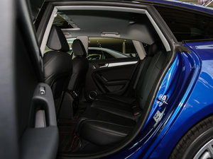 2016款改款 45 TFSI quattro 后排空间