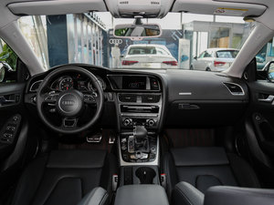2016款改款 45 TFSI quattro 内饰全景