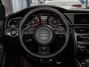 2016款改款 45 TFSI quattro 方向盘