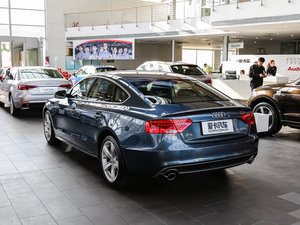 2016款改款 45 TFSI 左后45度
