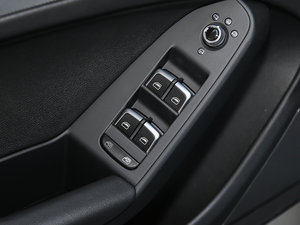 2016款改款 45 TFSI 主驾车窗控制区	