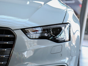 2016款3.0TFSI quattro Sportback 大灯