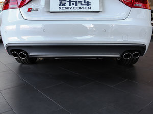 2016款3.0TFSI quattro Sportback 排气管
