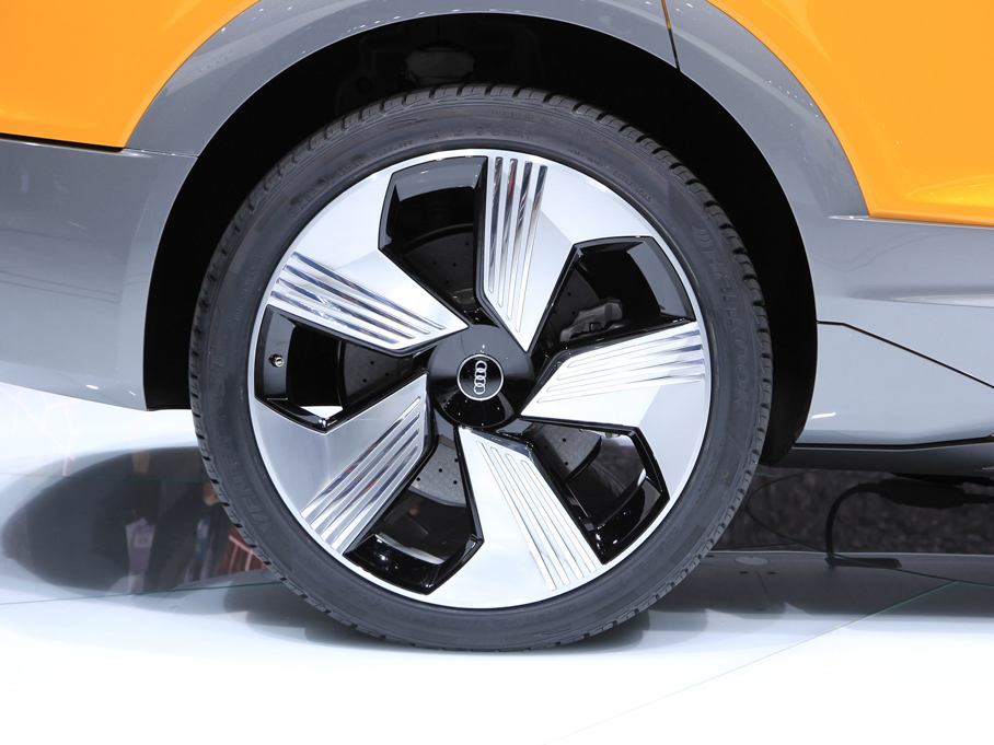 2016?yun)Wh-tron quattro 