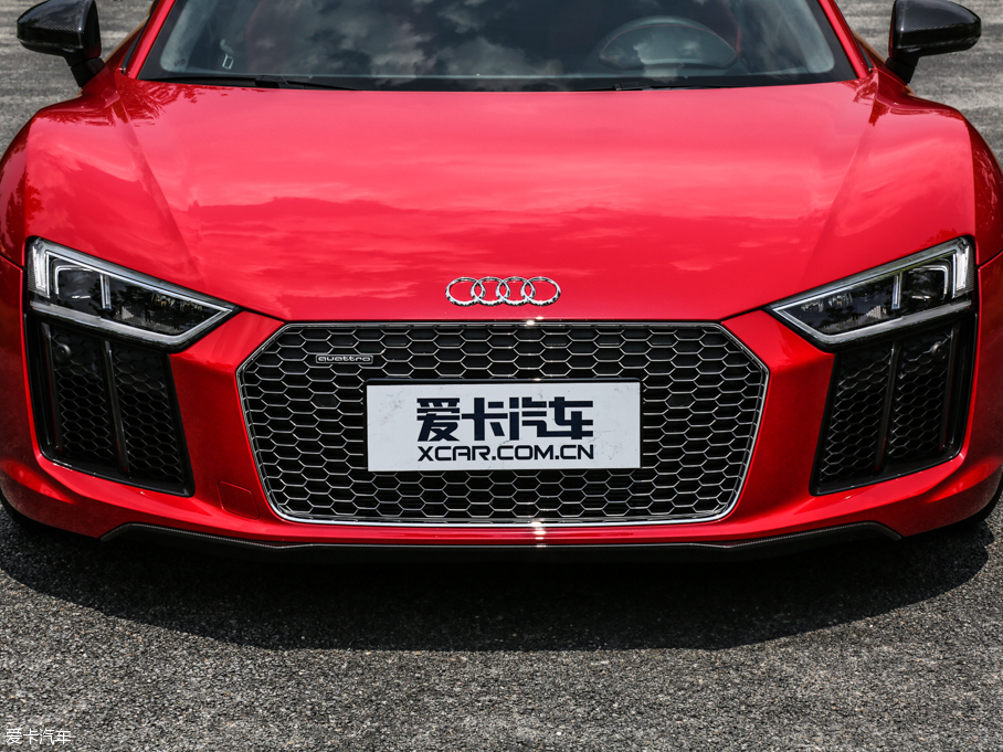 2016µR8 V10 Performance