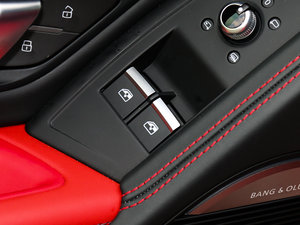 2016款V10 Performance 主驾车窗控制区	
