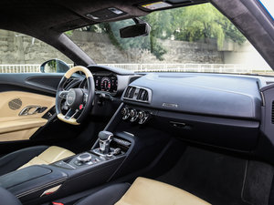 2016款V10 Performance 内饰全景