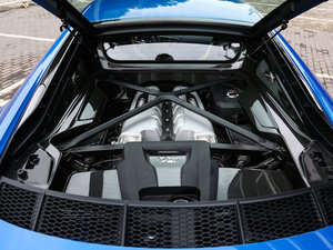 2016款V10 Performance 发动机