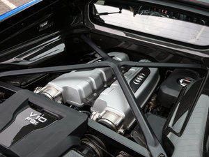 2016款V10 Performance 其它
